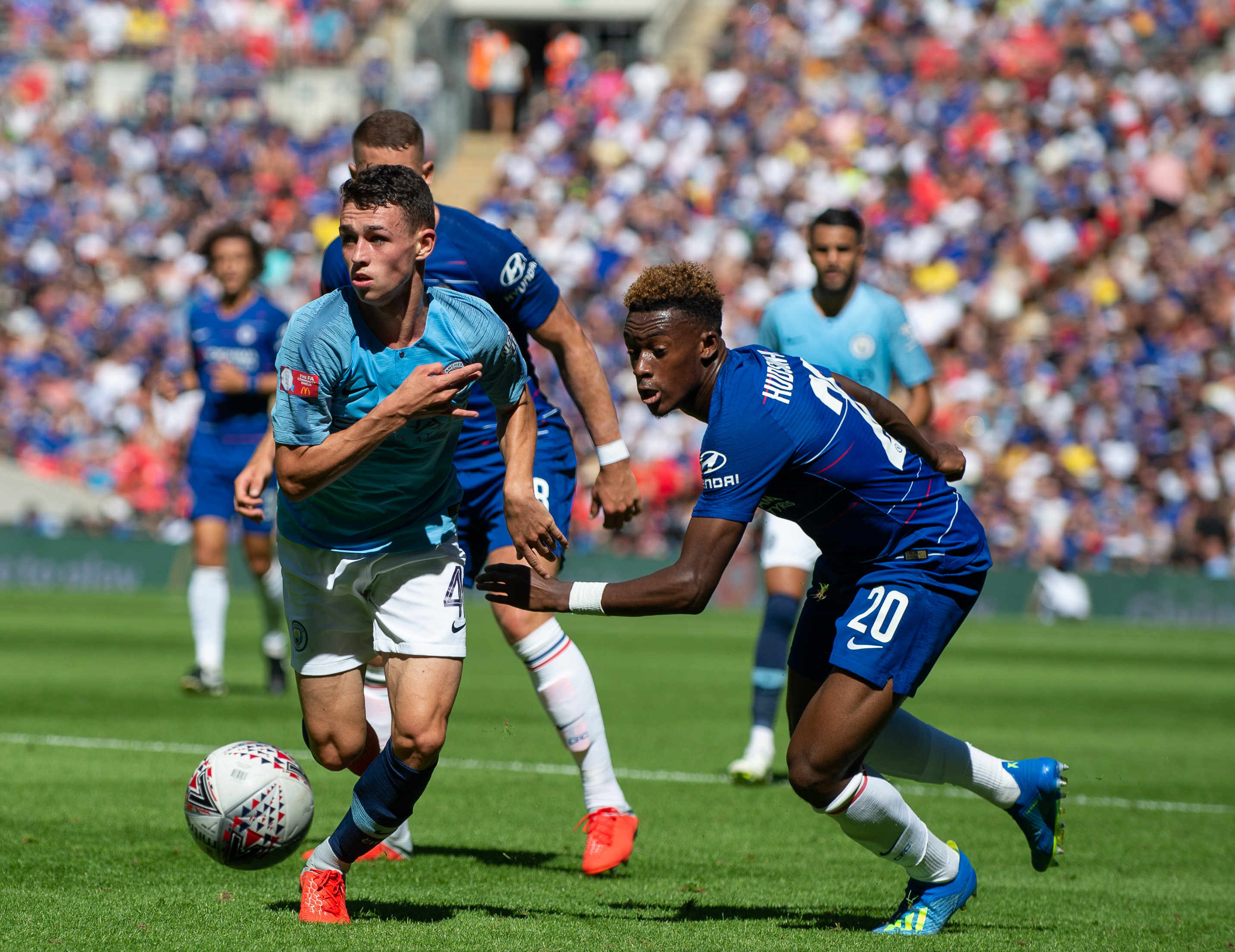 关于曼城清晨回应争议,志在社区盾名次提升,话题不断,身体对抗强度拉满的信息-天博电竞